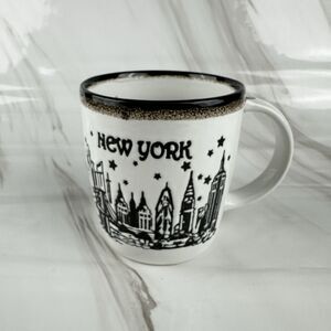 City Merchandise New York City Skyline Black and White 12oz Coffee Mug Cup